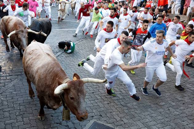 As corridas de touro são uma tradição da festa de San Fermin, em Pamplona, na Espanha