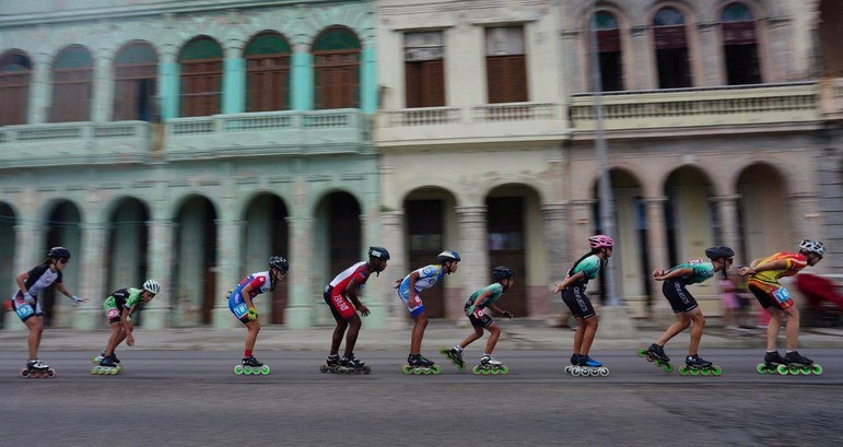 Patinadores participam da 2ª Maratona Internacional de Skate de Havana, sem dúvida um evento importanteNÃO PERCA: Dor e sangramento: larvas carnívoras infestam orelha de idoso e perfuram seu tímpano