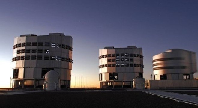Astrônomos usaram o Very Large Telescope - VLT- no Chile para observar o sistema planetário distance

