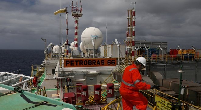 Petrobras Ã© uma estatal de economia mista, com aÃ§Ãµes negociadas em bolsa