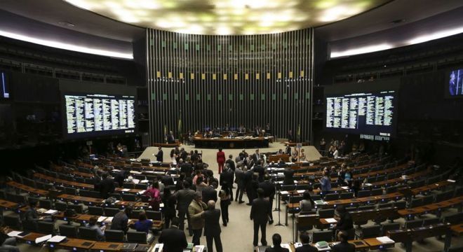 Governo deve tentar aprovar medidas econÃ´micas assim que assumir, dizem economistas
