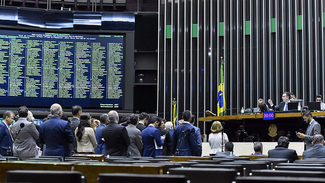 Regulamentação das apostas será destaque no retorno do Congresso; governo  prevê arrecadar R$ 15 bi - Notícias - R7 Brasília