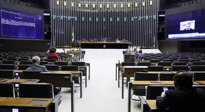Maior resistência a mudar as datas da eleição está hoje entre os partidos do 'centrão' 