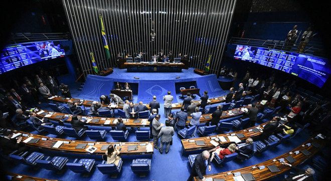 Senado terá fim de tarde corrido para votar as duas MPs que perdem validade 