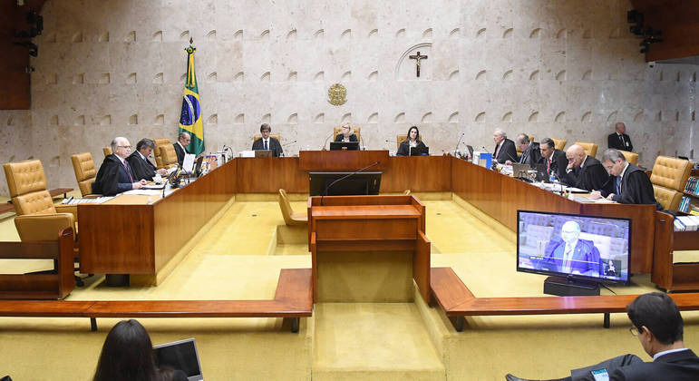 Ministros durante sessão no plenário do Supremo Tribunal Federal, em Brasília