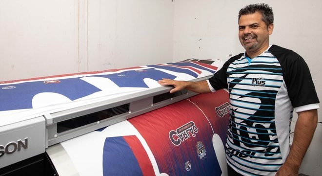 Empresários investem em maquinário para atender clientela do futebol de várzea