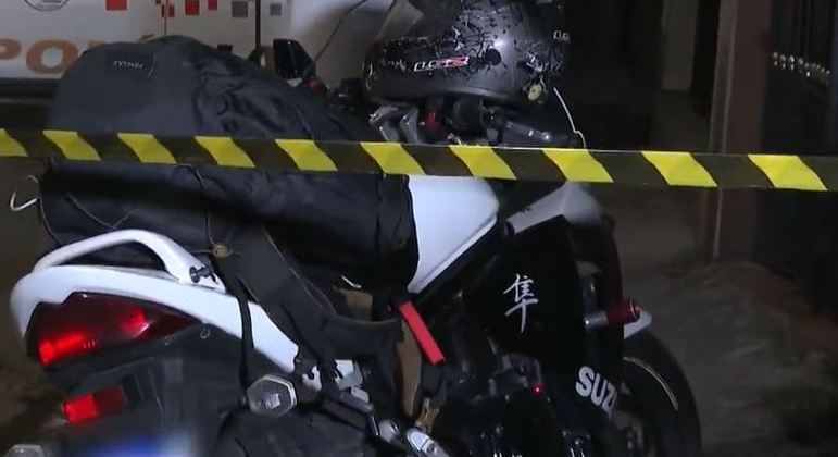 Suspeitos queriam roubam a moto de luxo usada pelo agente penitenciário