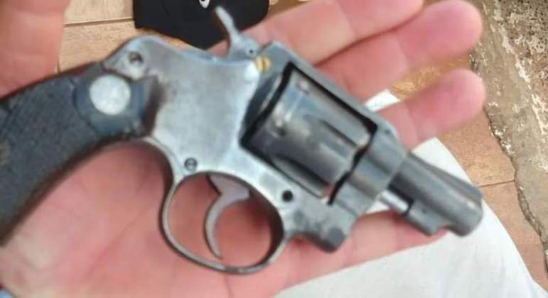 Arma que teria sido utilizada no crime