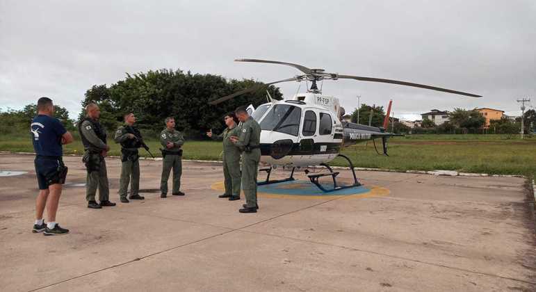 A equipe com cinco militares do Batalhão de Aviação Operacional (Bavop) decolou nesta terça-feira