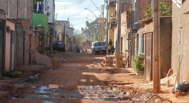 Pobreza atinge 21% da população no Brasil