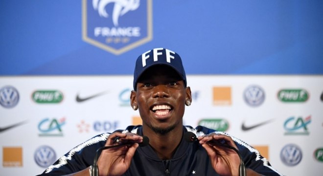 Pogba pode retornar à Juventus. Segundo o jornal inglês 'The Mirror', a Velha Senhora estaria disposta a vender quatro jogadores do atual elenco para levantar fundos para fech