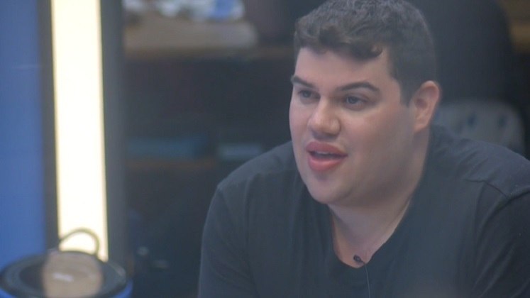 Vila x Mansão?Os participantes confirmados para a Mansão nem começaram a
jogar e já deixaram alguns oponentes com os ânimos exaltados! O motivo? Eles
capricharam na sinceridade e criticaram atitudes, estratégias de jogo e
chegaram a garantir que, na melhor oportunidade, vão falar na cara mesmo. 