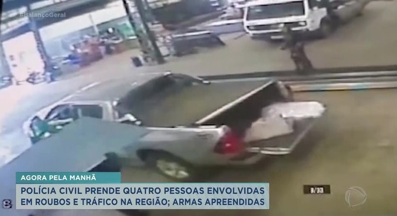 Homens bêbados caem às margens de rodovia e mobilizam socorristase Polícia  em Franca - RecordTV Interior SP - R7 Balanço Geral