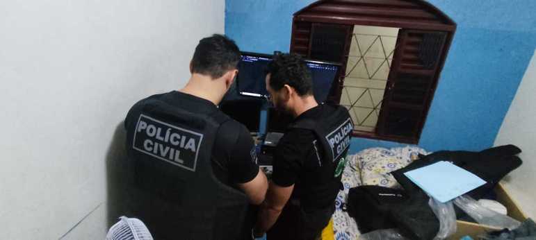 Polícia Civil prendeu homem de 18 anos em flagrante por posse de material pornográfico infantil