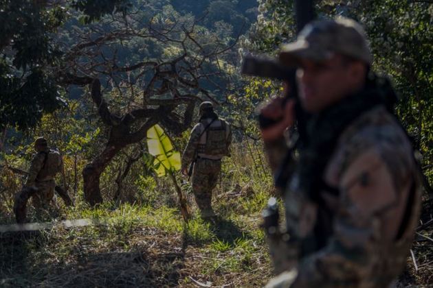 Uma força-tarefa foi montada e tem usado o distrito de Girassol, área rural de Cocalzinho, como base para capturar o foragido