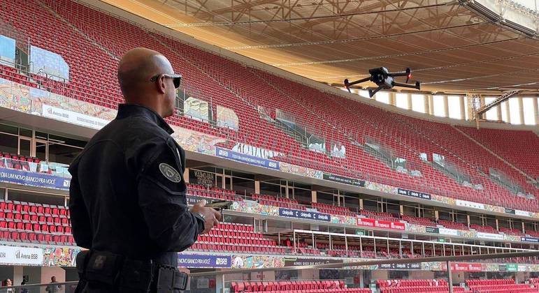 Demonstração de drones ocorreu na manhã desta quarta-feira (28); Polícia Federal usa equipamentos para fiscalização de possíveis infrações eleitorais 