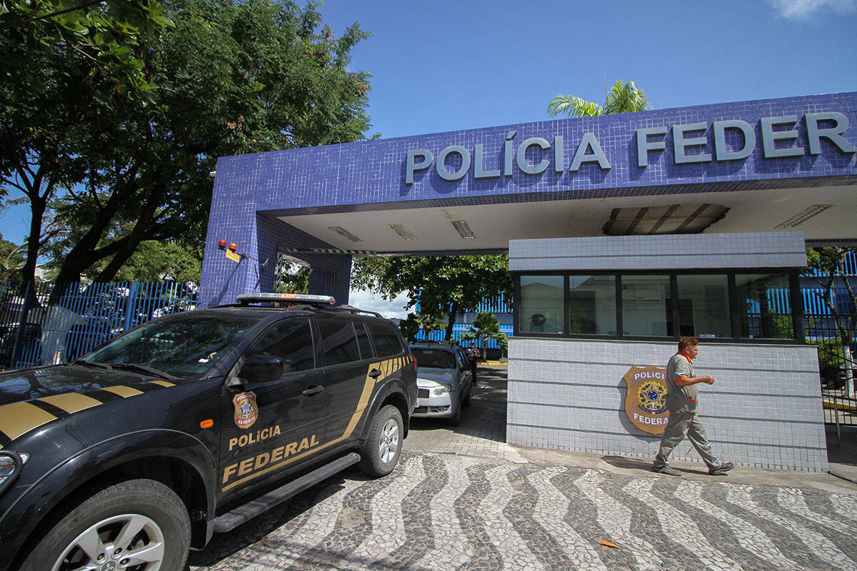 Polícia Federal Encontra R$ 373 Mil Em Casa De Ex-conselheira Do Carf ...