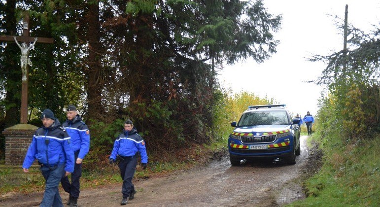Polícia da França faz diligências desde setembro em busca dos suspeitos