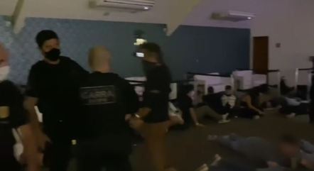 Polícia interrompe festa em SP