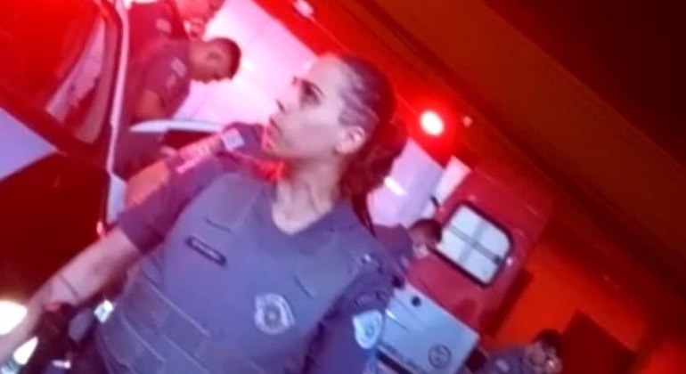 PM é acusada de transfobia em abordagem: 'Tem que ter no RG' - R7