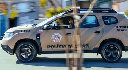É exigido nível superior para cargos de comando