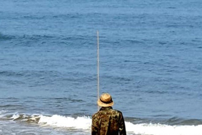 Polícia entra em praia para abordar pescador, mas era espantalho ...