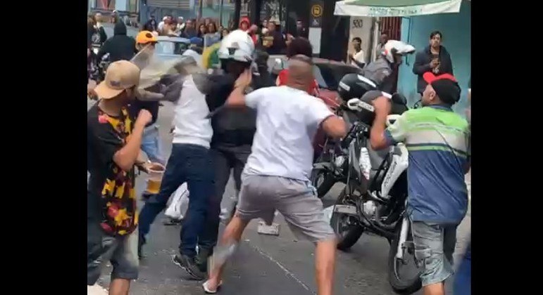 Frequentadores de baile funk agrediram dois policiais na zona norte de SP
