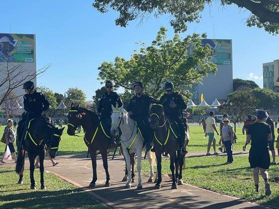 Policiais da cavalaria da PMDF no desfile de 7 de Setembro