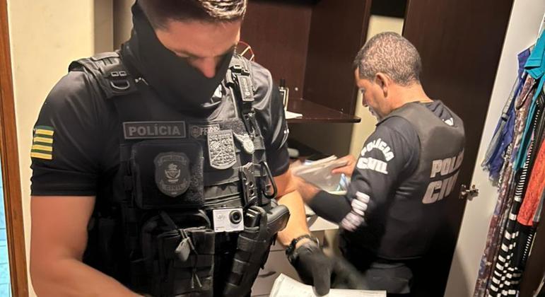 Polícia faz busca na casa da suspeita

