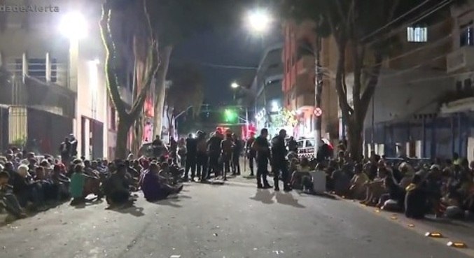 Prefeito anunciou barreiras humanitárias nos pontos de chegada à cidade
