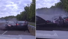 Policial escapa por pouco de ser atingido por carro desgovernado; veja o impressionante vídeo