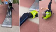 Policial é arremessado de escorregador gigante em parque infantil e vídeo viraliza 