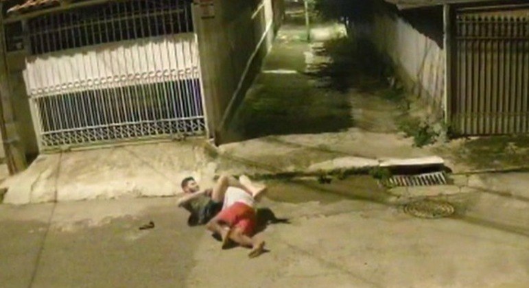 Policial penal luta contra assaltante no Guará 2
