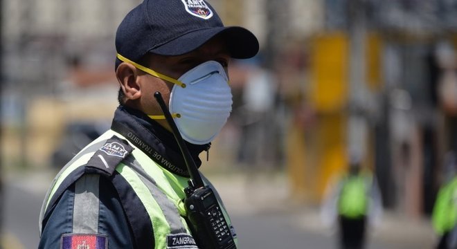 Crise do coronavírus já está virando uma emergência humanitária nas grandes cidades equatorianas