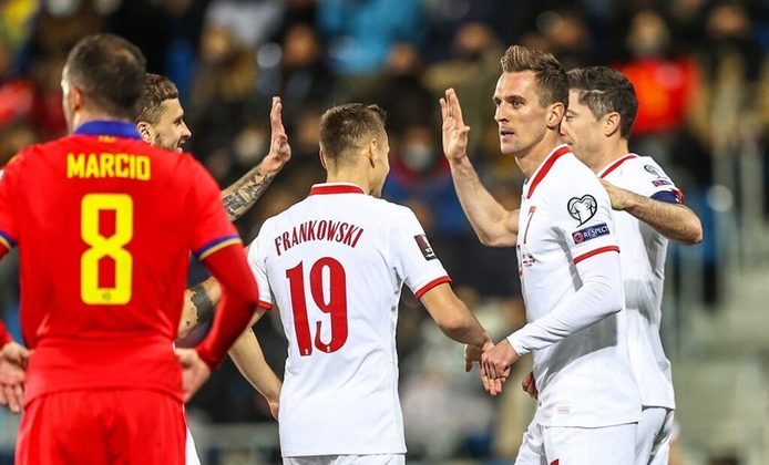  POLÔNIA - Vai para a sua 9ª Copa.  Confia nos gols de Lewandowski para avançar de fase