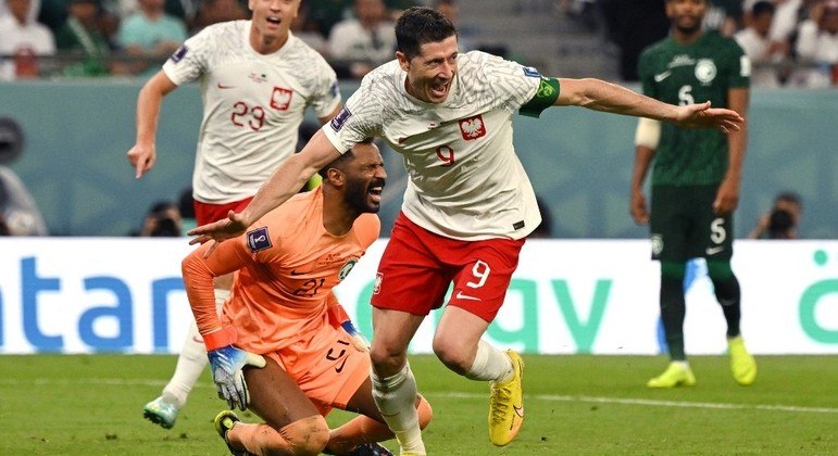 Com gol de Lewandowski, Polônia venceu a Arábia Saudita e embolou o Grupo C
