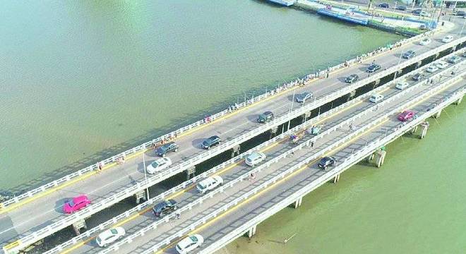 Ponte atual é projeto cinquentenário e que enfrenta problemas com tráfego moderno Crédito: Mauricio Marques / Divulgação CP