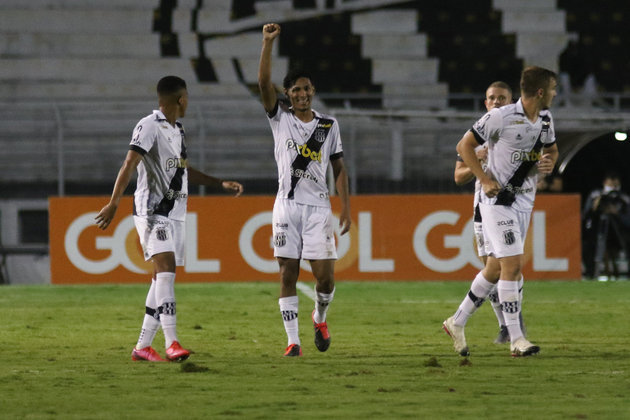 13º - A Ponte Preta foi rebaixada para a Série B em 2006, 2013 e 2017