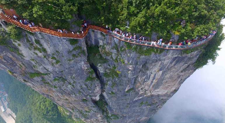Pontes de vidro - conheça 9 construções curiosas ao redor do mundo