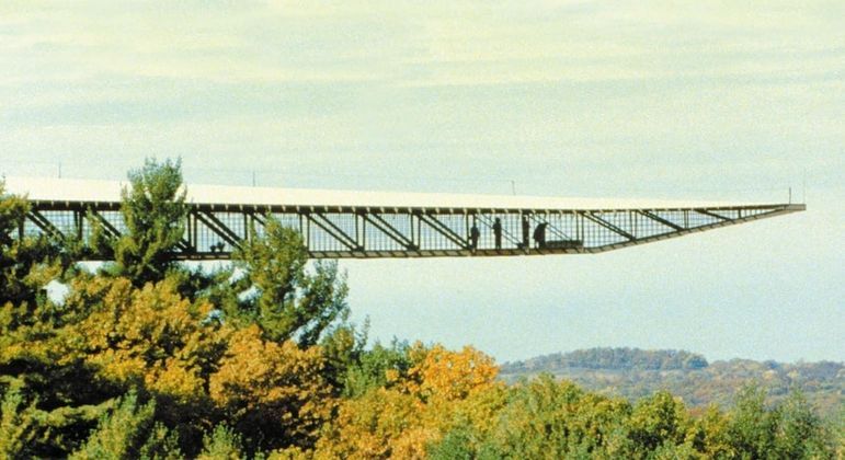 Pontes de vidro - conheça 9 construções curiosas ao redor do mundo