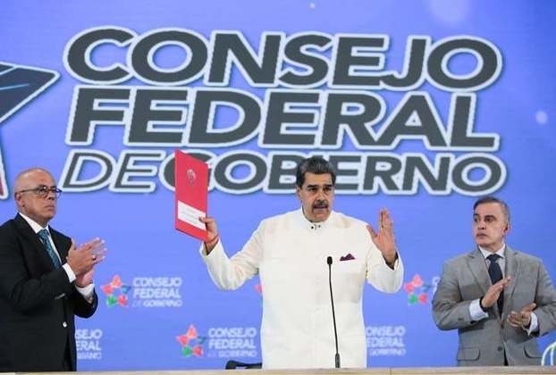 Por decreto, Maduro criou a “zona de defesa integral Guayana Essequiba” (forma como o território é denominado na Venezuela). 