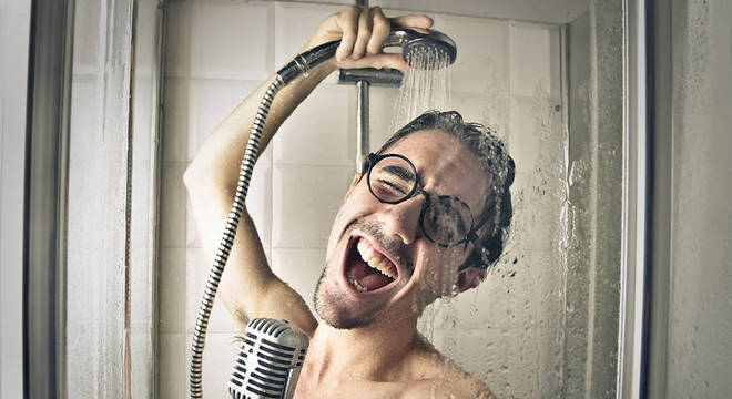 Por que precisamos tomar banho? Com que frequência?