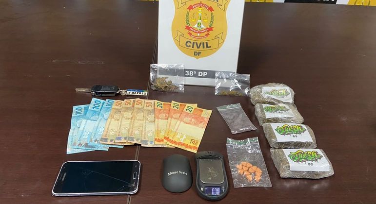 Porções de drogas são apreendidas com suspeito de tráfico em Vicente Pires (DF)