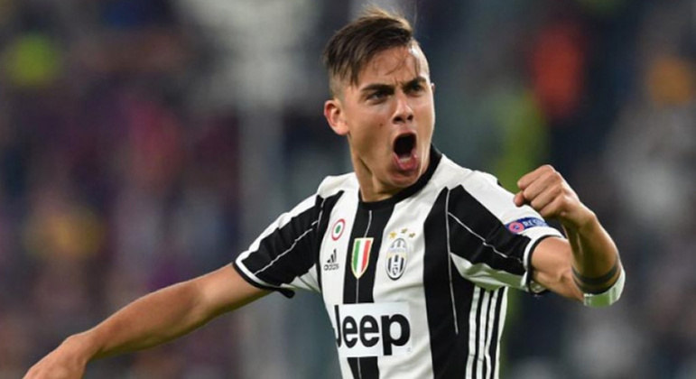 Porém, o negócio foi rechaçado pela diretoria do Santos sob alegação que Dybala tinha experiência apenas na Série B da Argentina. Além disso, o clube brasileiro ficaria com um percentual muito pequeno em uma futura venda do atacante.