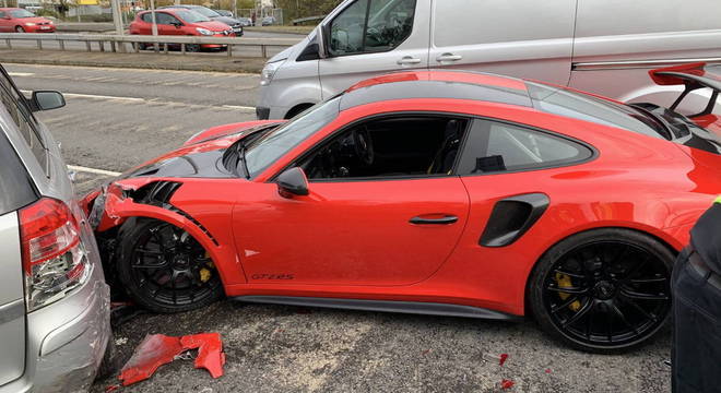 Porsche 911 GT2 RS está avaliado em R$ 1,1 milhão. Só existem 1.000 unidades