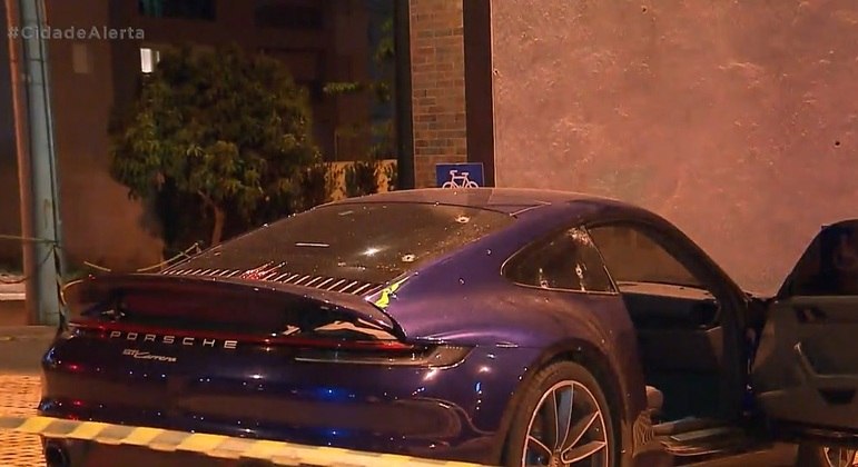Porsche onde estava empresário assassinado em Ribeirão Preto