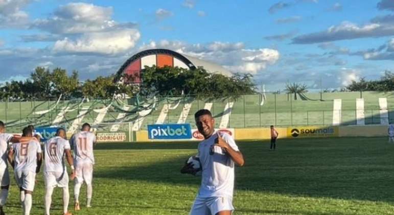 Sousa vence o Caucaia por 7 a 0 e assume liderança na Série D - Vimarsana News