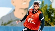 Corinthians renova contrato de zagueiro que, mesmo após dois anos, nunca estreou pelo clube
