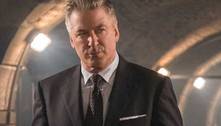 Alec Baldwin diz que diretor deu arma a ele sem checar