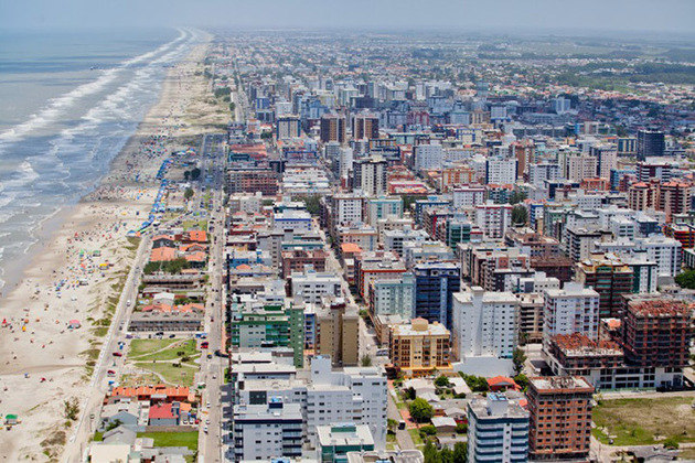 Porto Alegre- Quem nasce na capital do Rio Grande do Sul é Porto-alegrense. A cidade, fundada em 26/03/1772, tem cerca de 1,3 milhão de habitantes.